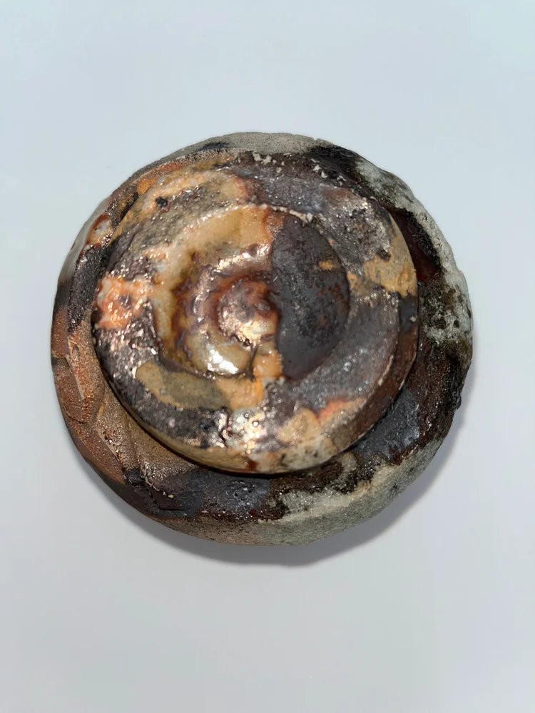 GUINOMI ウォールナット Kuma Shino Guinomi by Kumano Kurouemon (b 1955) — CeramicARTyson